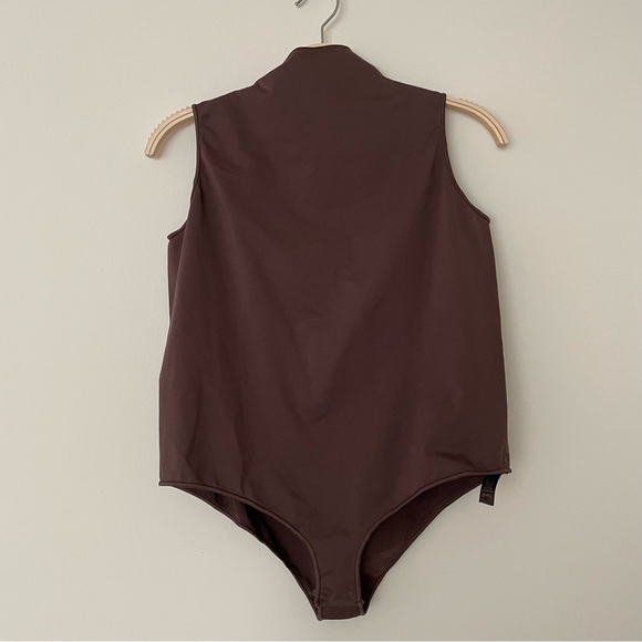 NEW SKIMS Essential Mock Neck Sleeveless Bodysuit In Smokey Quartz 4X/5X - Picture 4 of 11